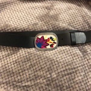 Like new women’s leather belt with buckle.